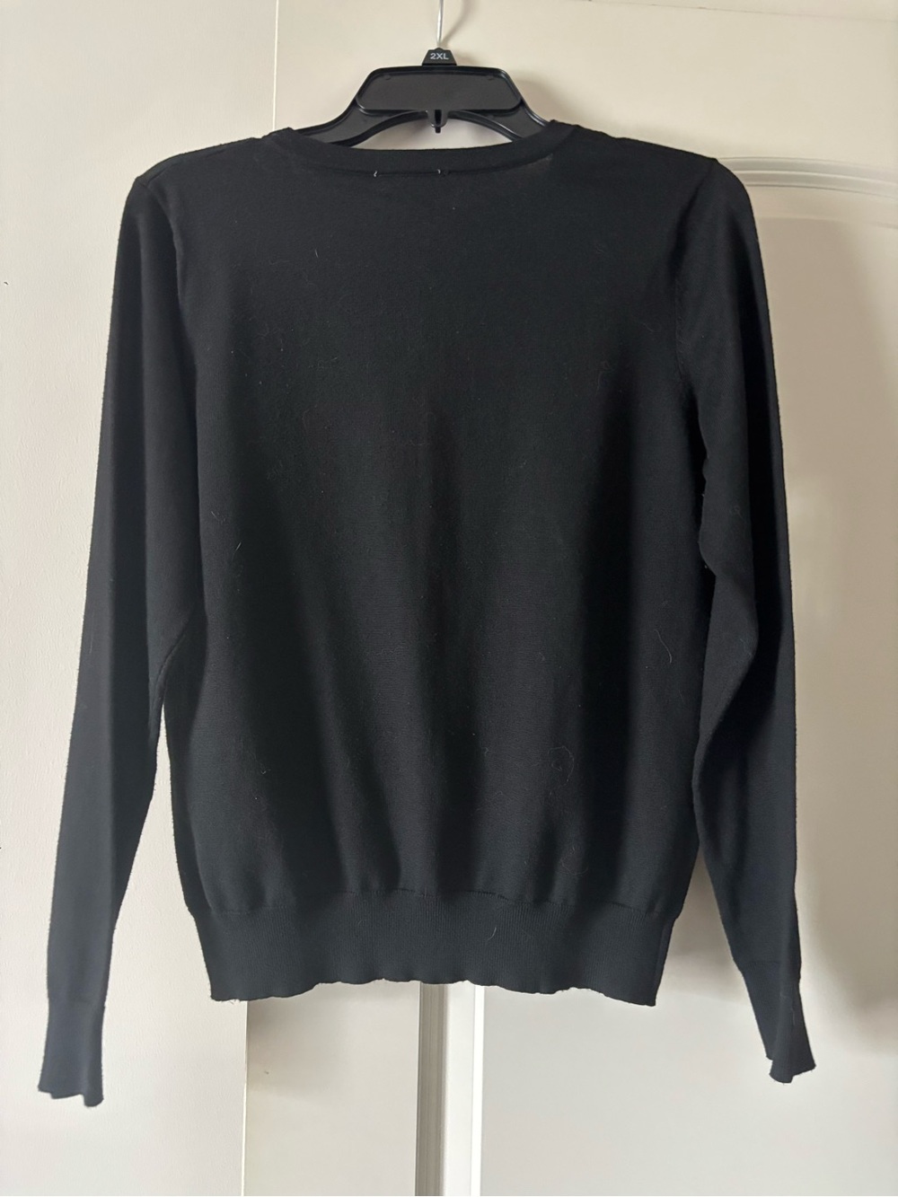 Classic Black Crewneck Cardigan Sweater 18 X 23 - Picture 3 of 3
